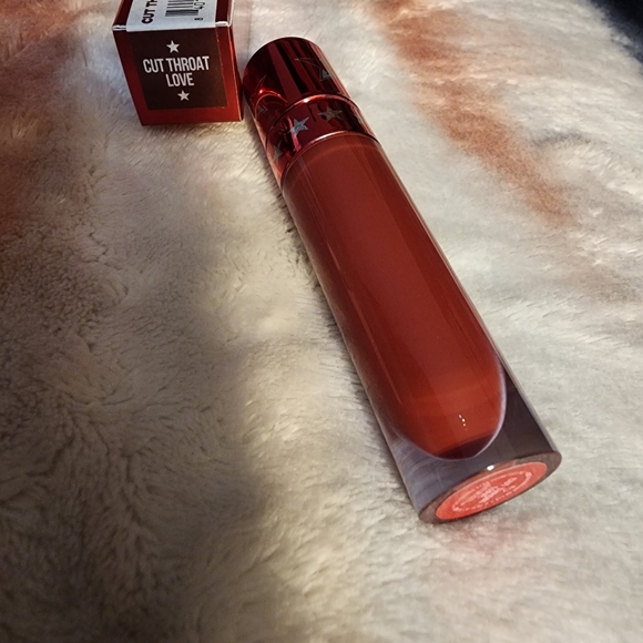 Cut throat love velour liquid lipstick 💄 - Picture 2 of 2